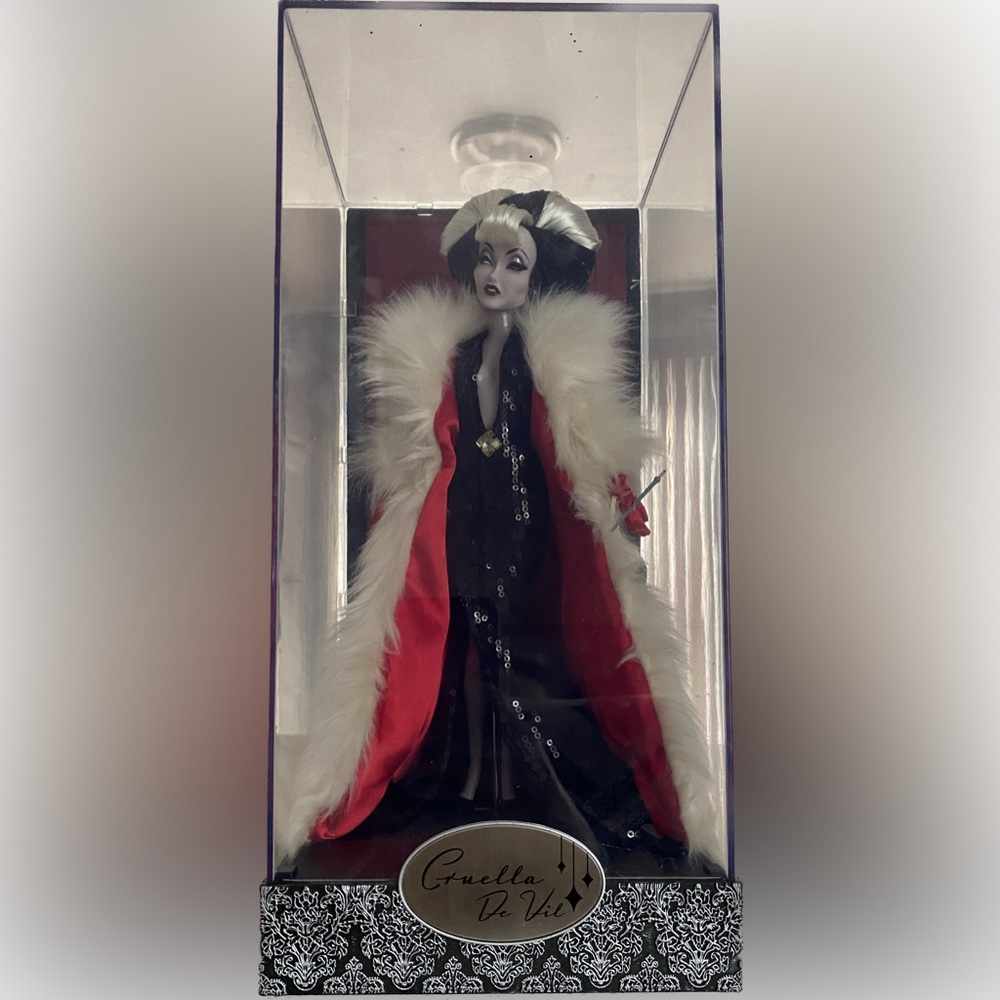Cruella De Vil Disney Villains Designer Collection Doll